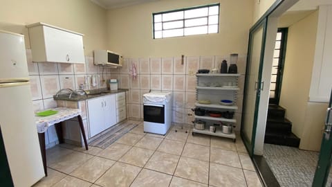 Kitchen or kitchenette, minibar, pet friendly, stove