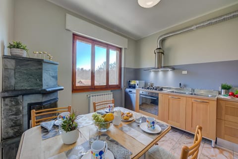 Kitchen or kitchenette, Dining area, Dining area