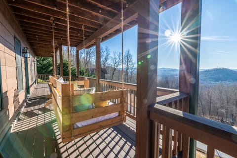 Balcony/Terrace, Mountain view