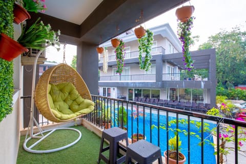 Balcony/Terrace, Pool view