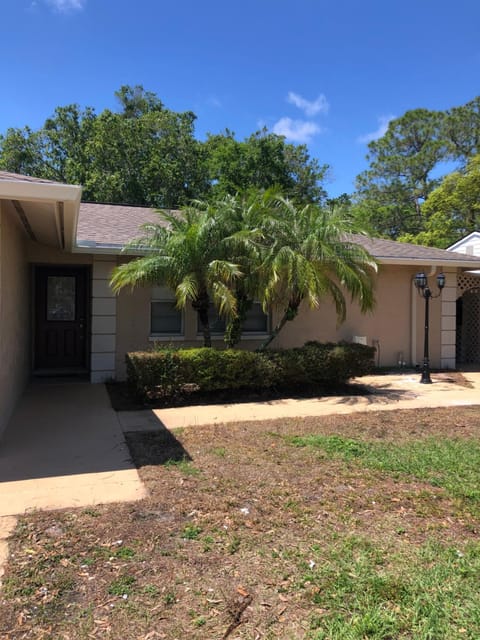 Cheerful 3 Bed house in a Cul- de-sac! House in Citrus Park