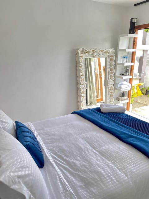 Moringa Resort with Pool, open Air Shower & shared Bath sleeps 8 Condo in Curaçao