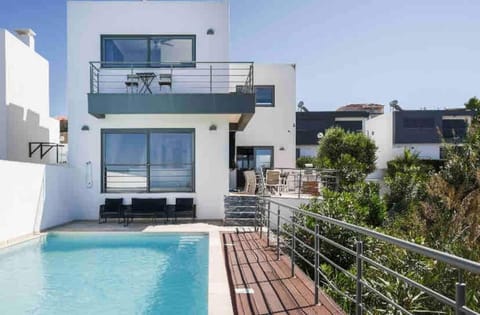 Property building, Balcony/Terrace, Swimming pool