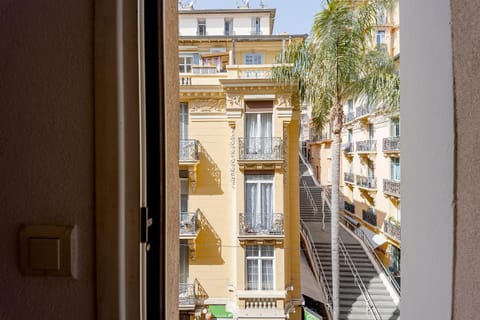 Over Monaco Apartment - 100m from Monaco - Roof Swimming Pool Condo in Avenue du Carnier