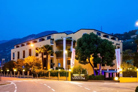 Property building, Neighbourhood