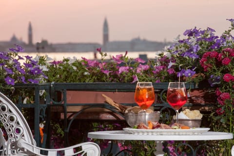 Balcony/Terrace, City view