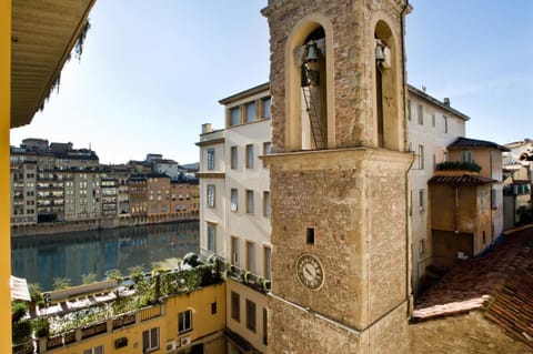 Nearby landmark, View (from property/room), City view, Landmark view, River view