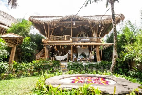 Magic Hills Bali - Angel House Magical Eco Lodge villa in Selat