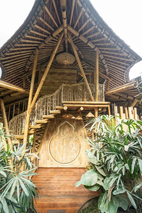 Magic Hills Bali - Magical Eco-Luxury Lodge Villa in Selat