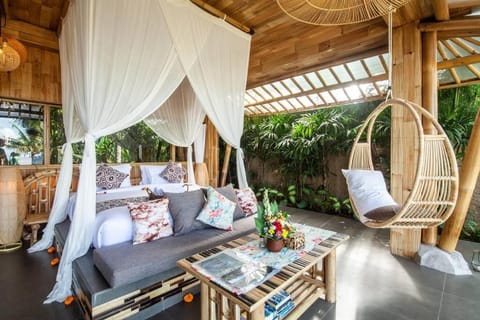 Magic Hills Bali - Angel House Magical Eco Lodge villa in Selat