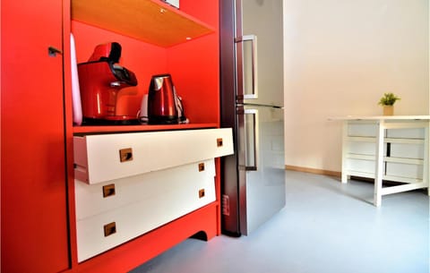 Amazing Apartment In Pont-st-esprit With Kitchen Condo in Pont-Saint-Esprit