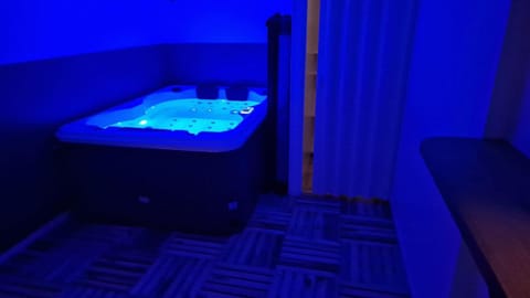 Zen House New Spa & Sauna Villa in Corbeil-Essonnes