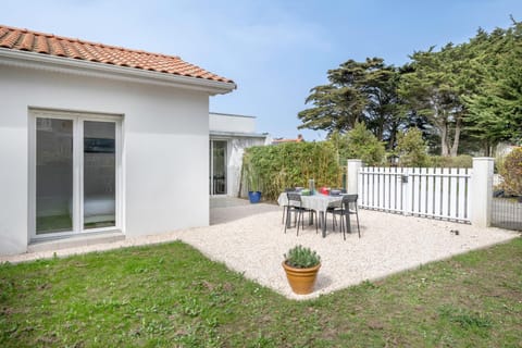 Patio, Garden, Garden view