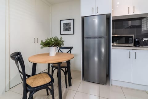 Cosy and convenient leafy apartment Apartment in Canberra