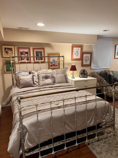 Charming 1-bedroom Basement Close to DC Pets Allowed Condo in McLean