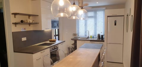 Les Cerisiers - Exclusive Beach Residence - 3 Bedroom Modern Apartment, Flic en Flac Apartment in Flic en Flac