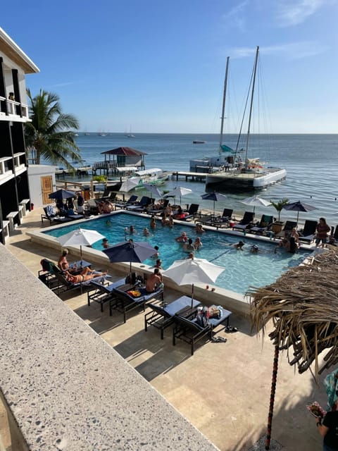 Pool view, Sea view