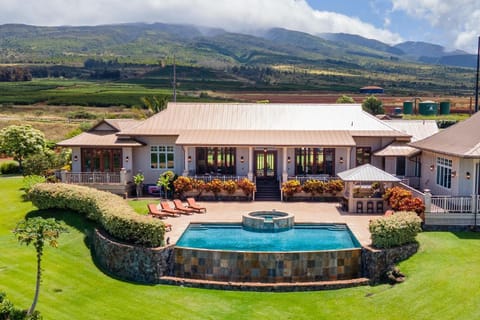 Rainbow Hale Estate House in Kaanapali