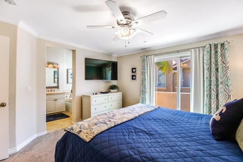 Carlsbad Village Charm Apartment in Carlsbad