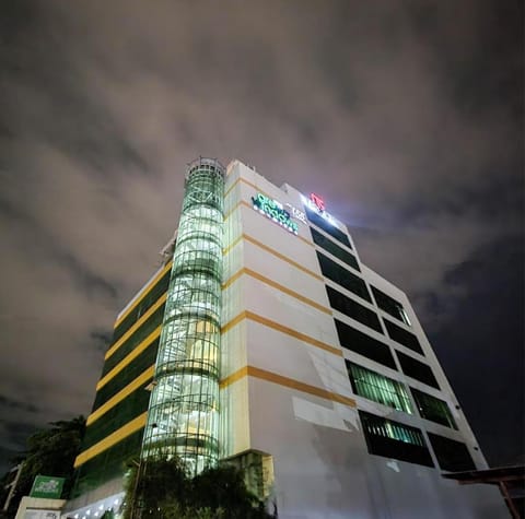 Greenwindows Hotel Hotel in Davao City