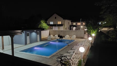 Property building, Pool view