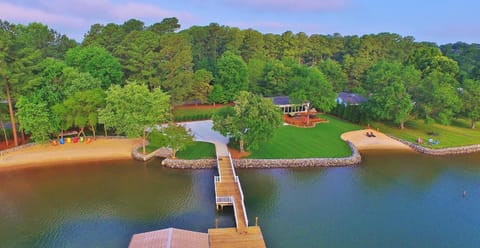 Lake Norman Breakaway House in Mooresville