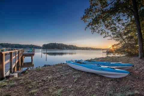 No Wake Zone House in Lake Norman