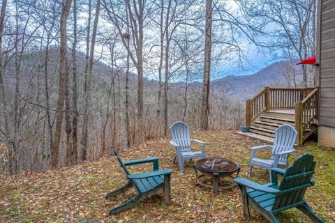 Tree Top Cabin House in Sylva