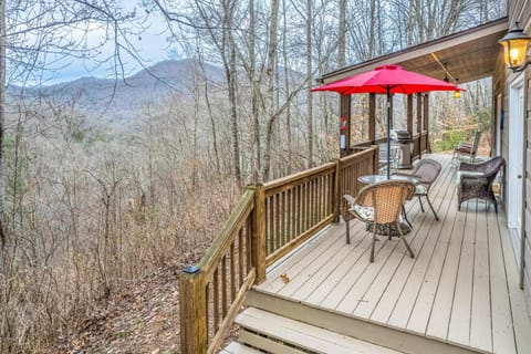 Tree Top Cabin House in Sylva