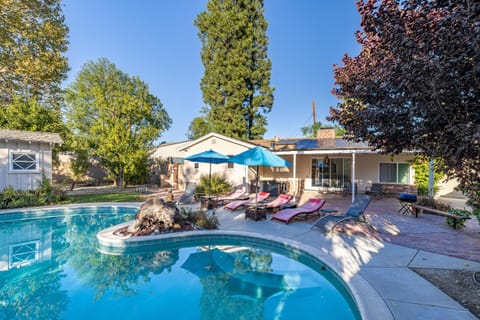 Spacious Home with Garden & Pool Maison in Northridge