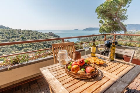 Oltre House Apartment in Lerici