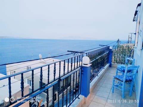 Sea view house with loft at Kalymnos port Apartamento in Kalymnos
