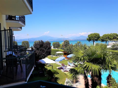 Balcony/Terrace, Lake view, Pool view