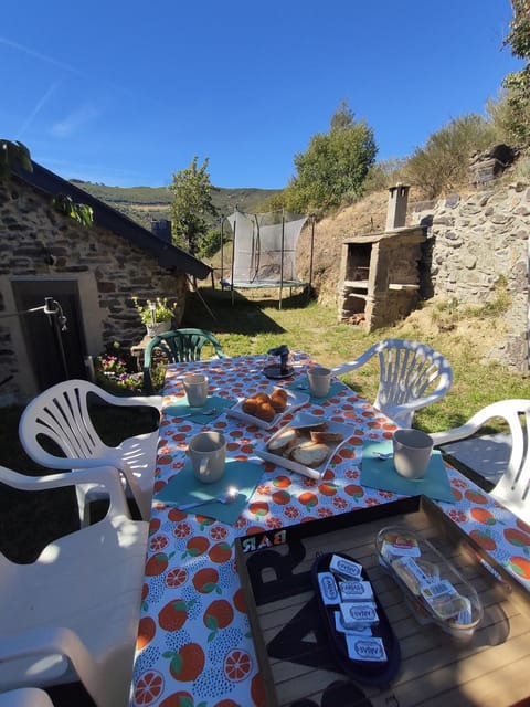 CASA RURAL PAJARICA en Sanabria Country House in Senabria