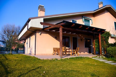 Patio, Facade/entrance, Garden