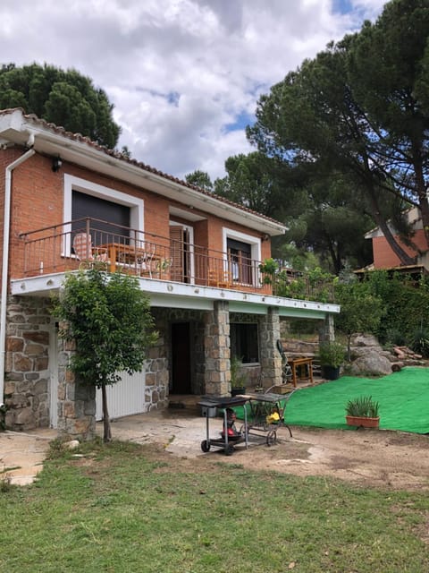 Casa Rural Pantano de San Juan Country House in Community of Madrid