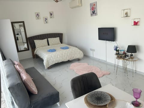 New studio in the middle of Famagusta & NETFLIX Apartment in Famagusta