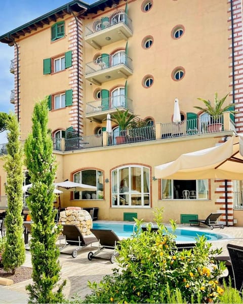 Property building, Pool view, Swimming pool