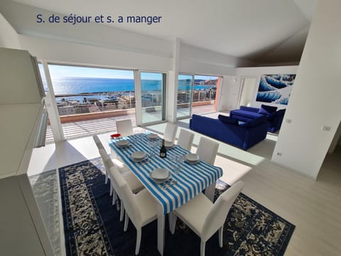 Luxurious penthouse with magnificent views over the bay of Menton 10 Peoples Apartment in Menton