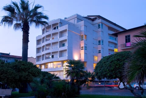 Facade/entrance, Night