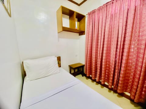 LADY GHAGHA ROOM RENTALs Apartment in San Vicente