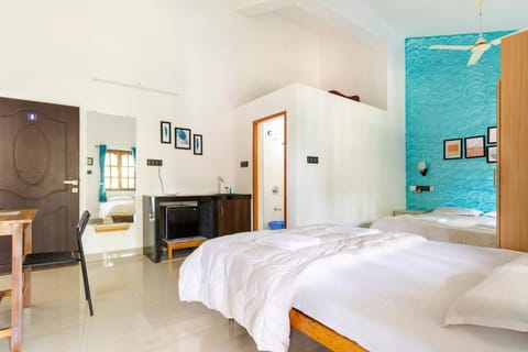 Casa De Mor Villa with Pool Bed and Breakfast in Baga