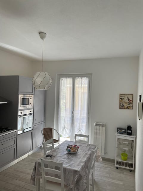 TV and multimedia, Kitchen or kitchenette, Dining area