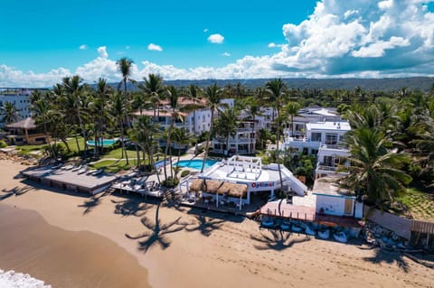 Bird's eye view, Beach, Pool view, Sea view, Swimming pool, sunbed