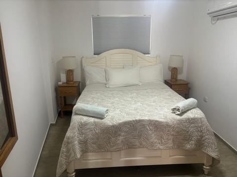 Bed, Bedroom, towels, air conditioner
