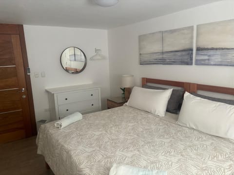Bed, Photo of the whole room, Bedroom, air conditioner