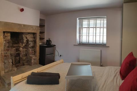 1700s Canalside Cottage Sleeps up to 12 Guests Casa in Burnley