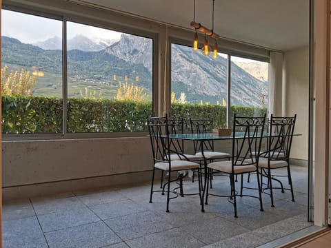 Property building, Balcony/Terrace, Mountain view