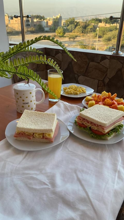 Breakfast, locker