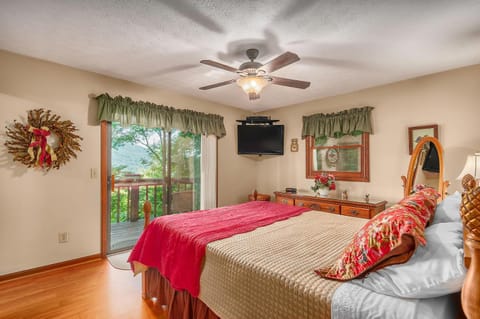 Bella Vista - Hot Tub and Pet Friendly Condo in Maggie Valley